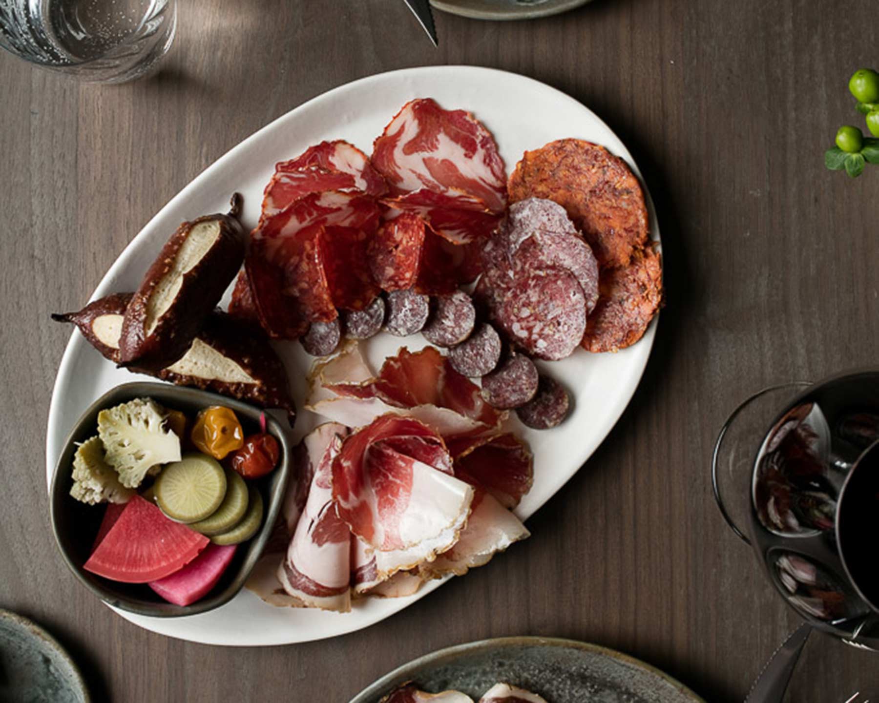 15" Oval Platter - Paranoid Ranch