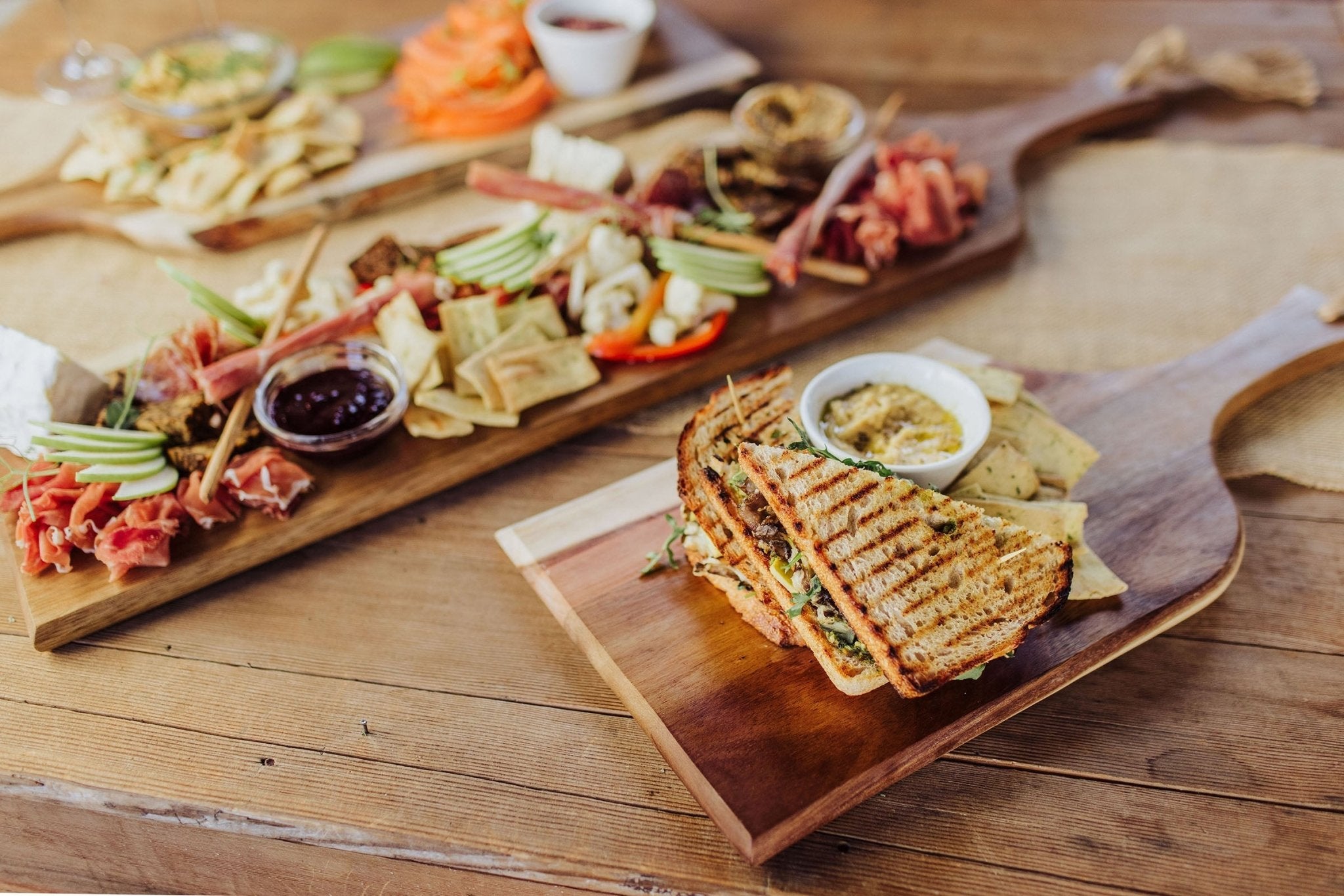 Artisan 18" Acacia Charcuterie Board - Paranoid Ranch