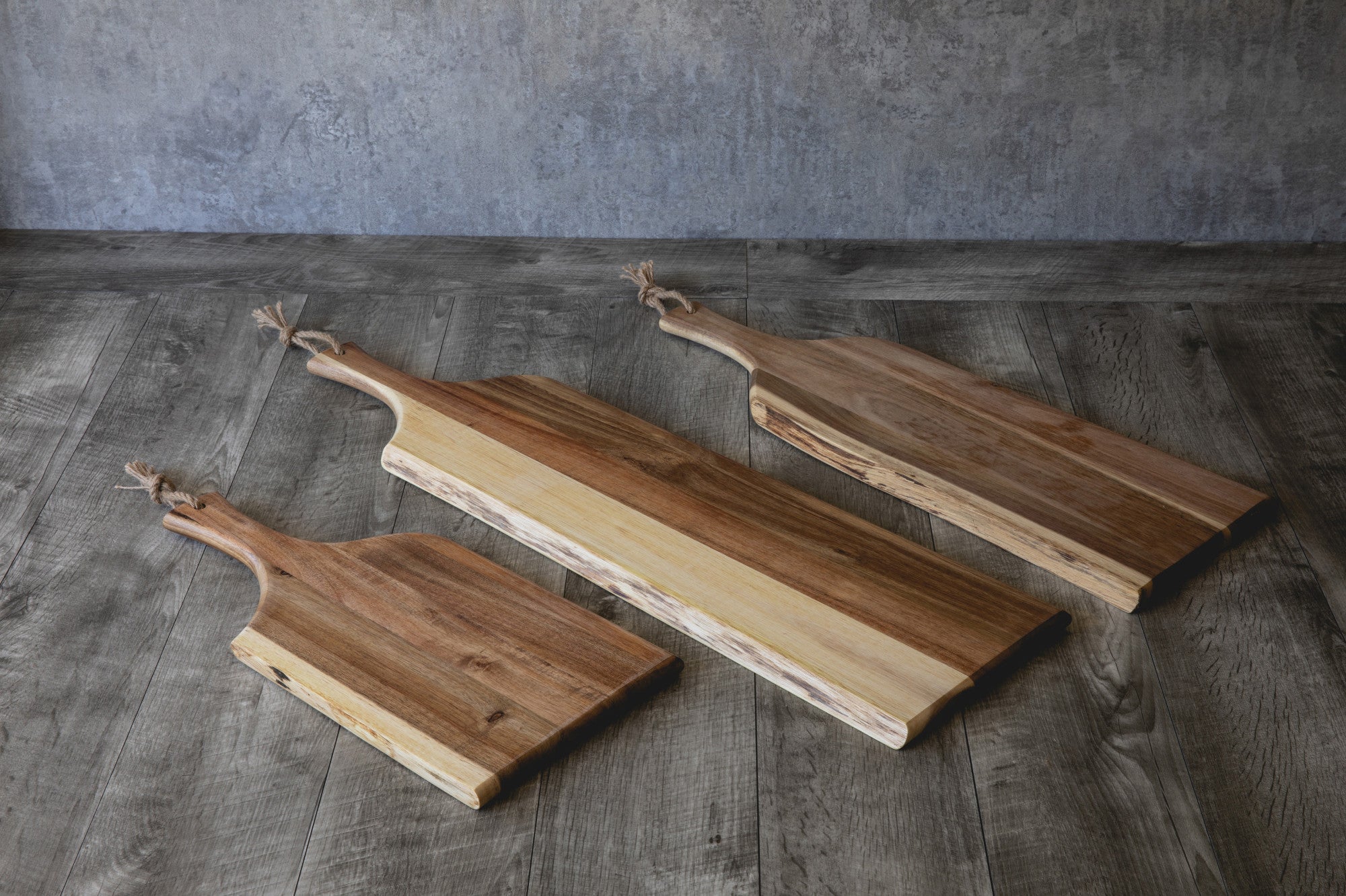 Artisan 18" Acacia Charcuterie Board - Paranoid Ranch