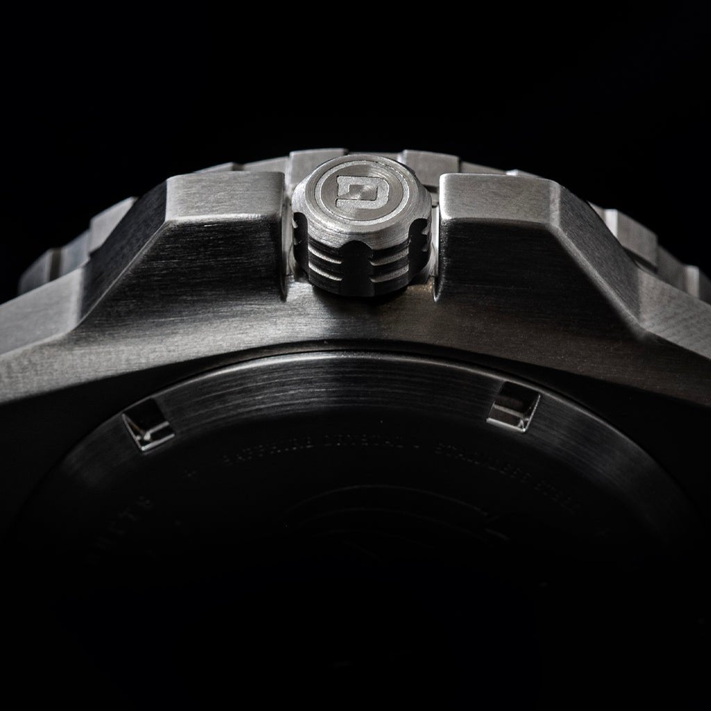 DV - 02 - Automatic Dive Watch With Silicone Sport Strap - Paranoid Ranch