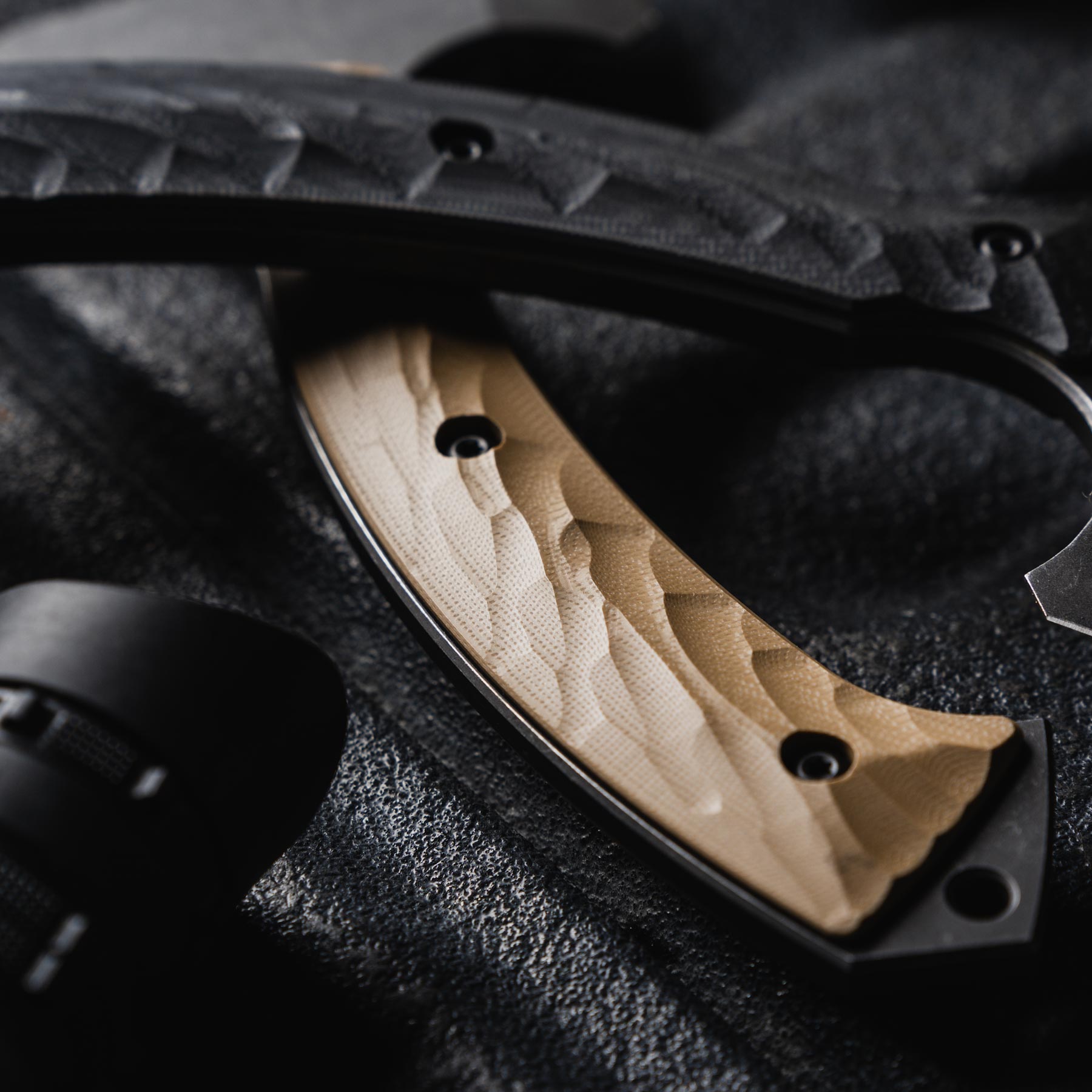 F13 Tommy - Paranoid Ranch