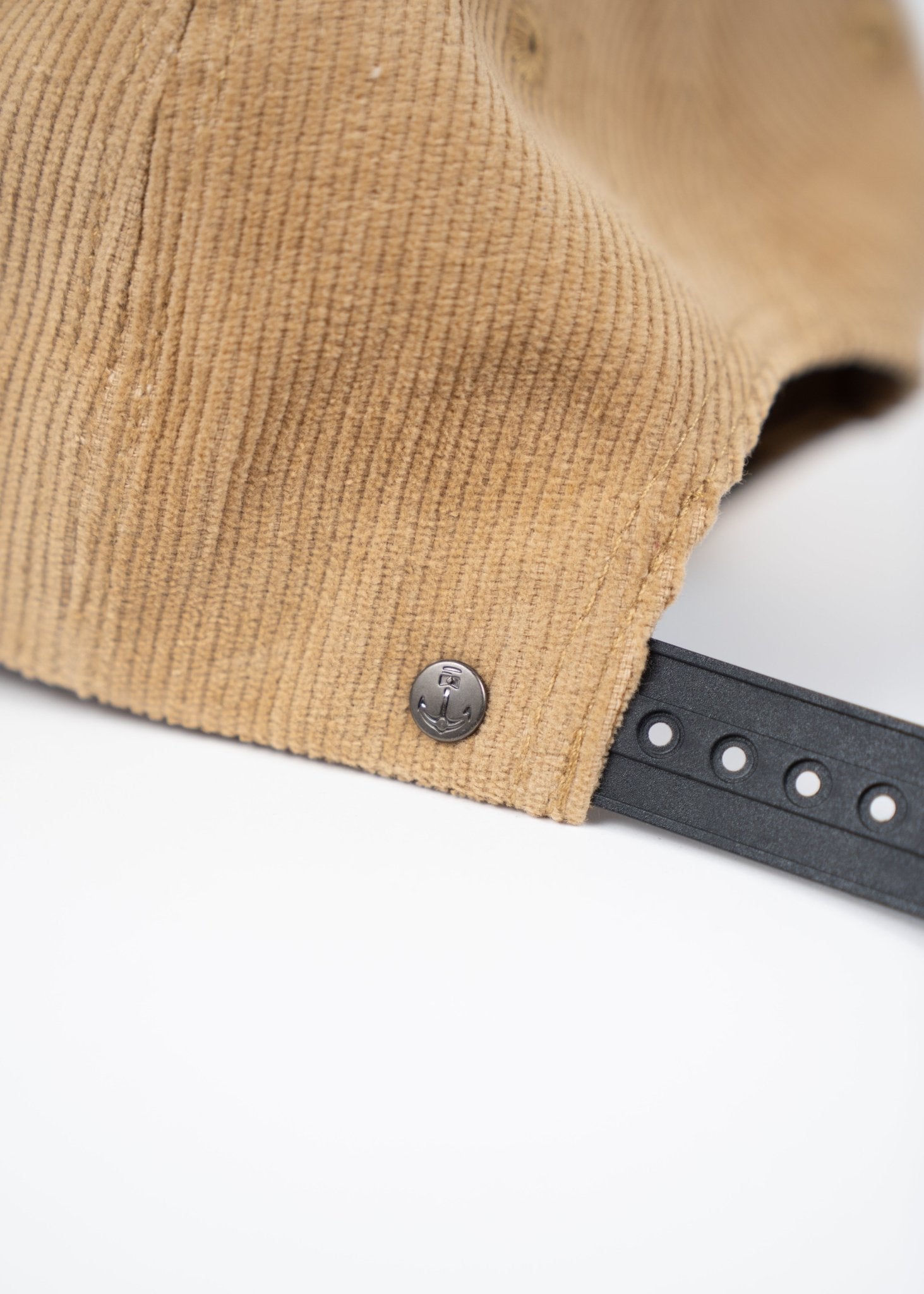 Iron & Resin Vintage Hat - Paranoid Ranch