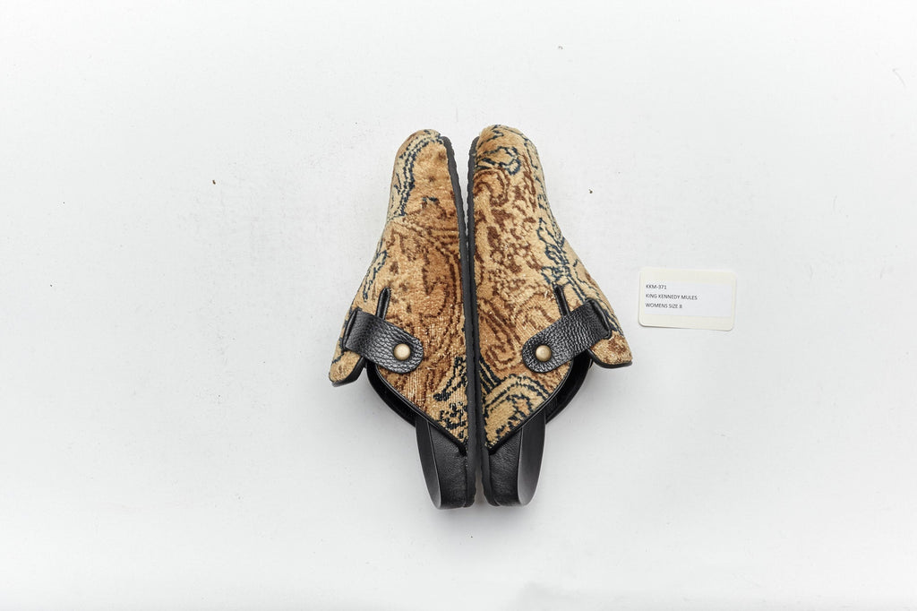 KKM - 371 / Women Size 8 - Paranoid Ranch