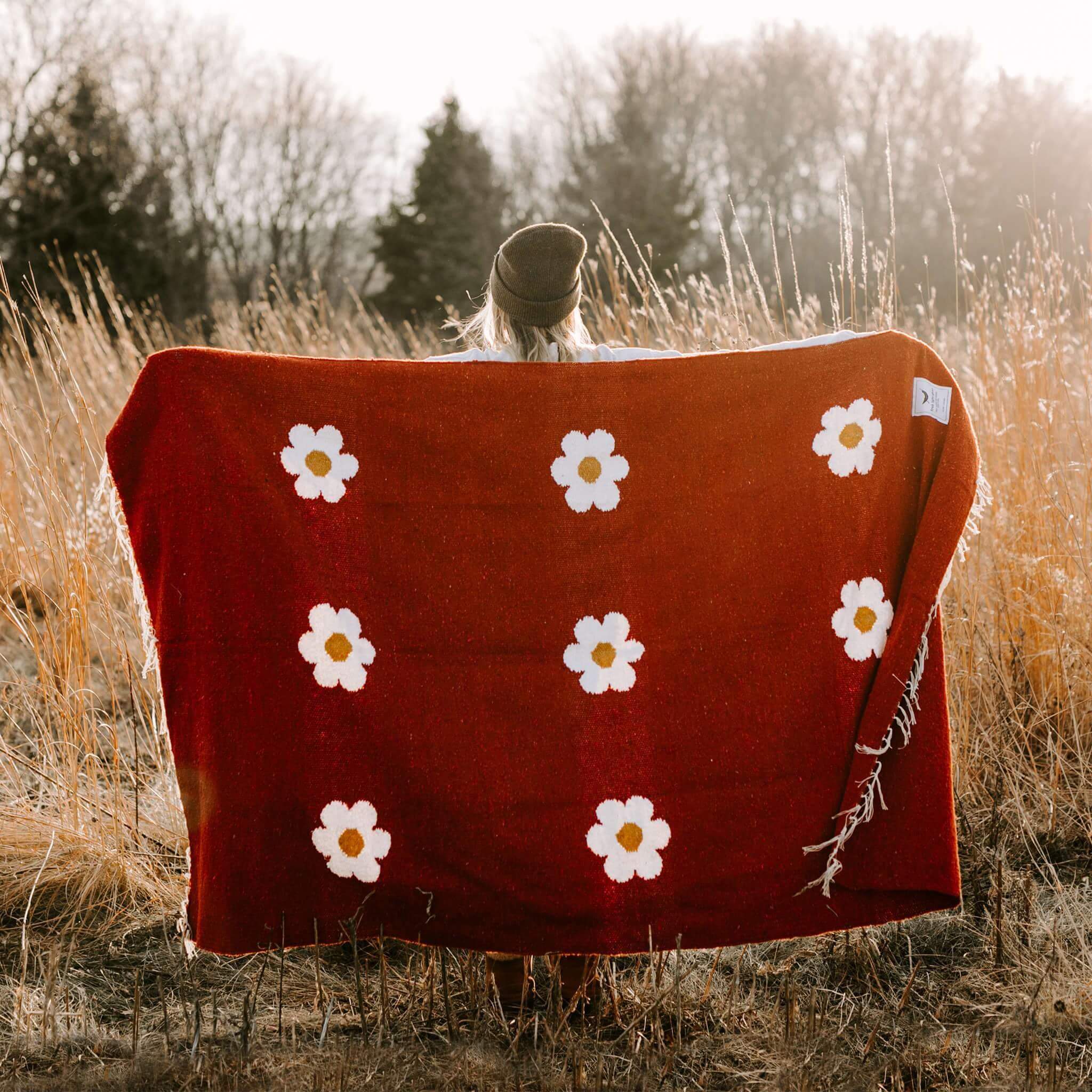 Lazy Daisy Blanket - Paranoid Ranch