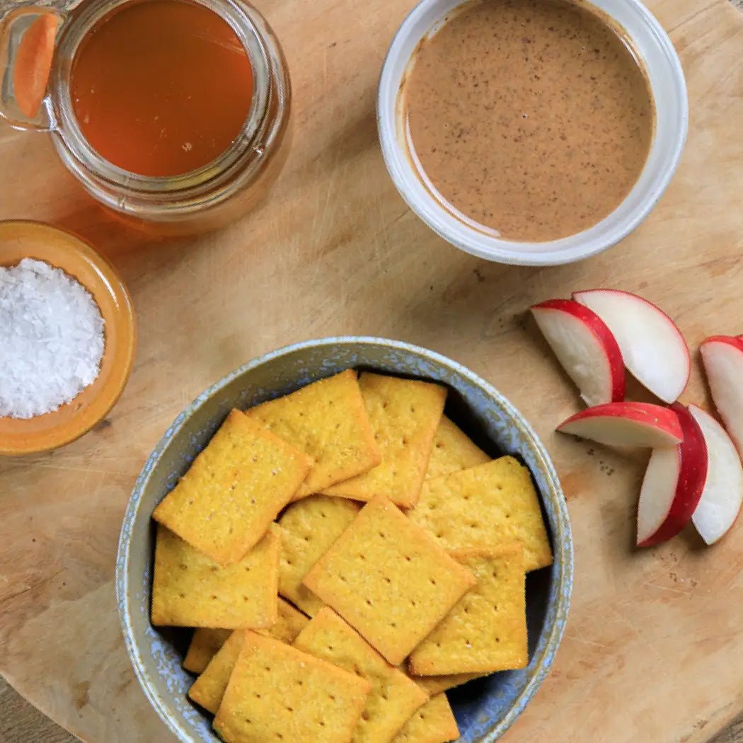 Organic Toasted Cheeze Crackers (4.4 oz Box) - Paranoid Ranch