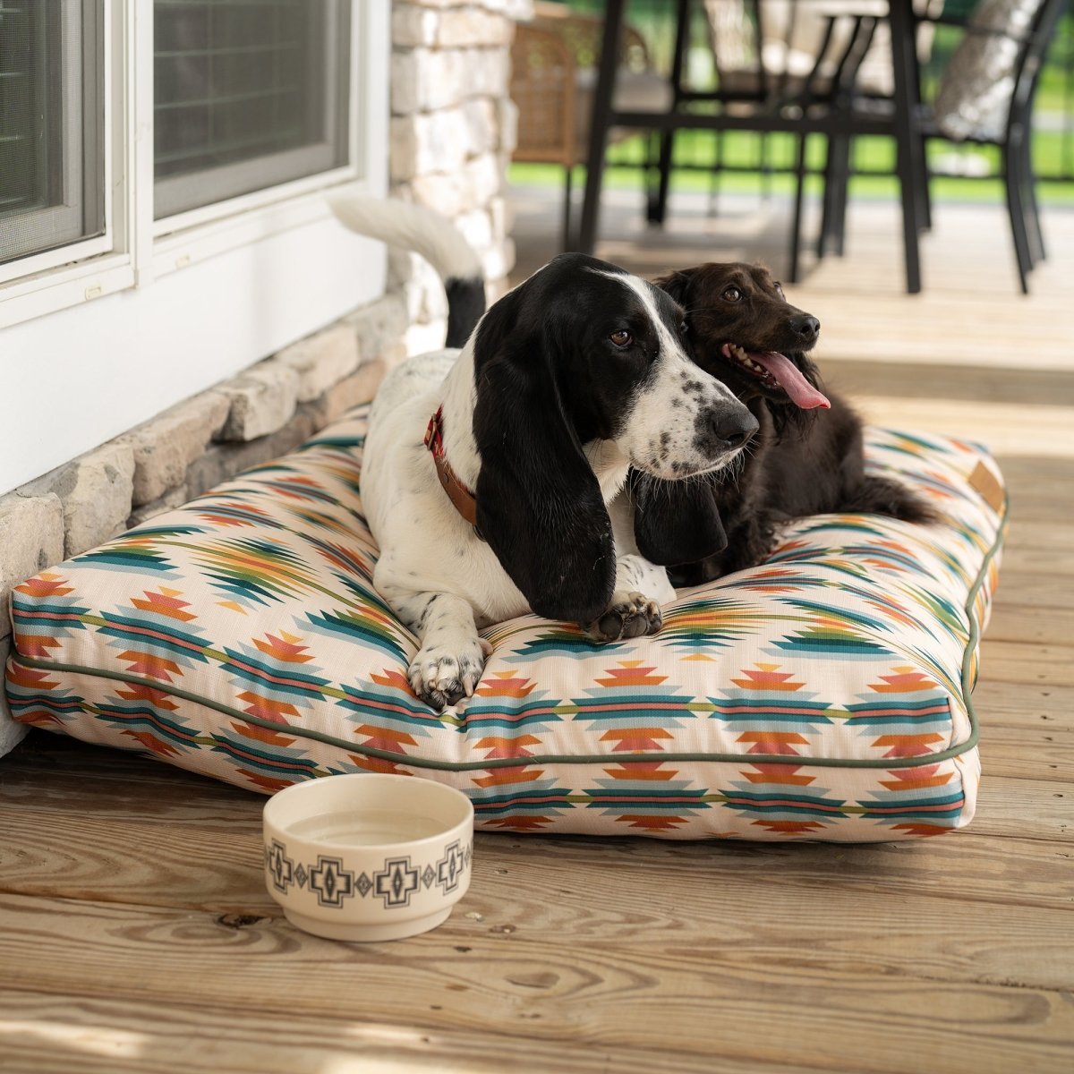 Pendleton All Season Pet Napper - Paranoid Ranch