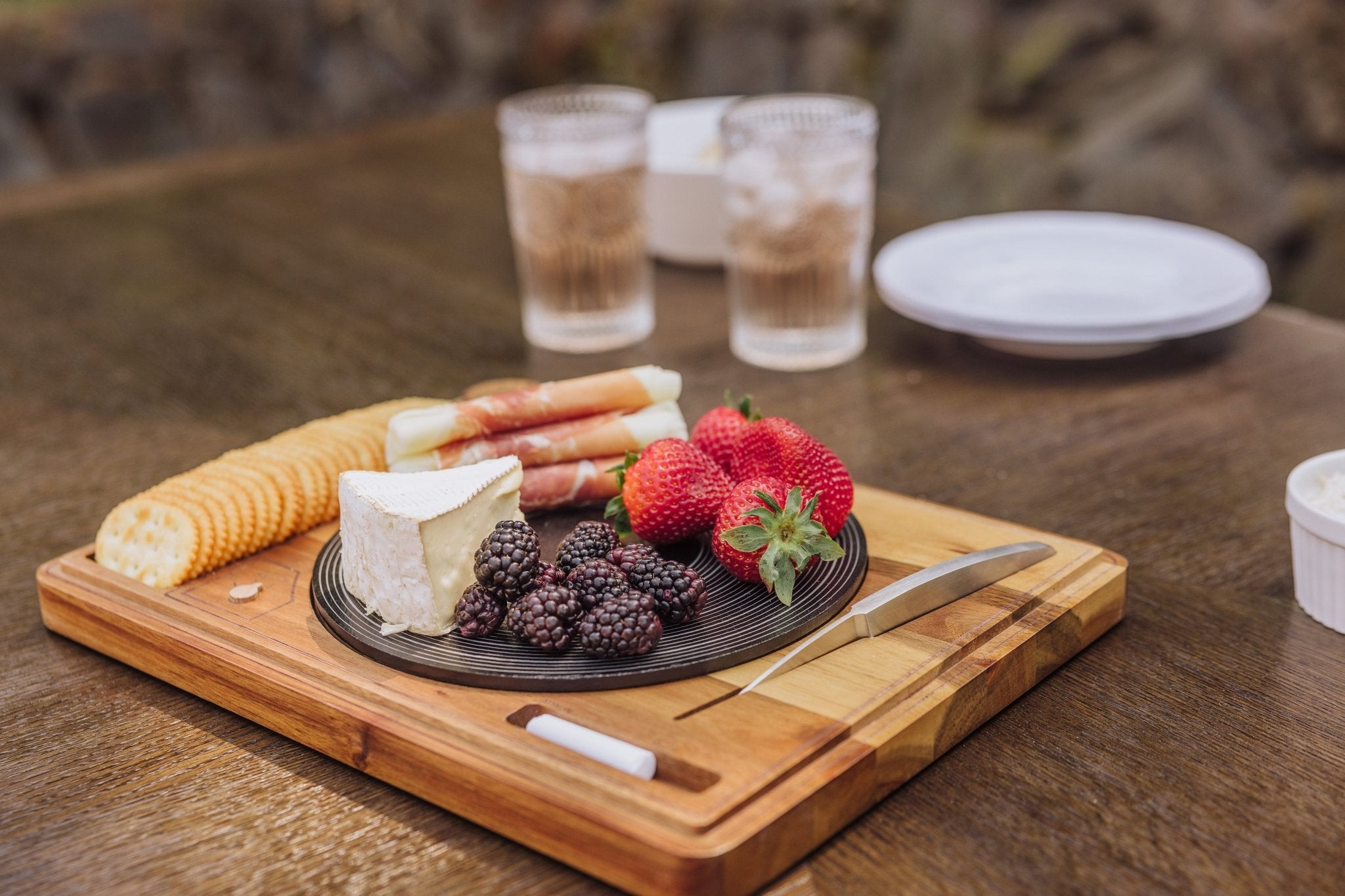 Turntable Acacia and Slate Cheese Board with Knife - Paranoid Ranch