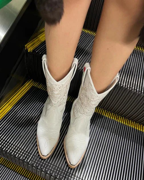 Wandering Coyote Lovers Boots - Paranoid Ranch